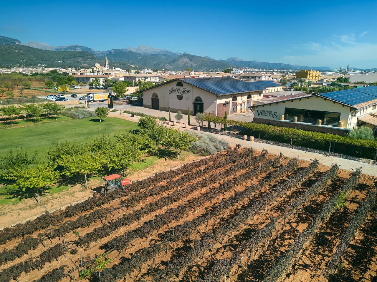 Bodegas José L. Ferrer – Foto 1