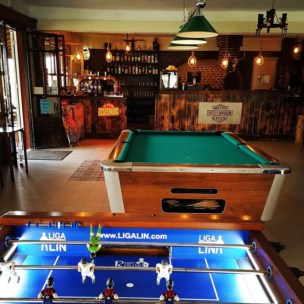 Hollister Bash Saloon – Foto 4