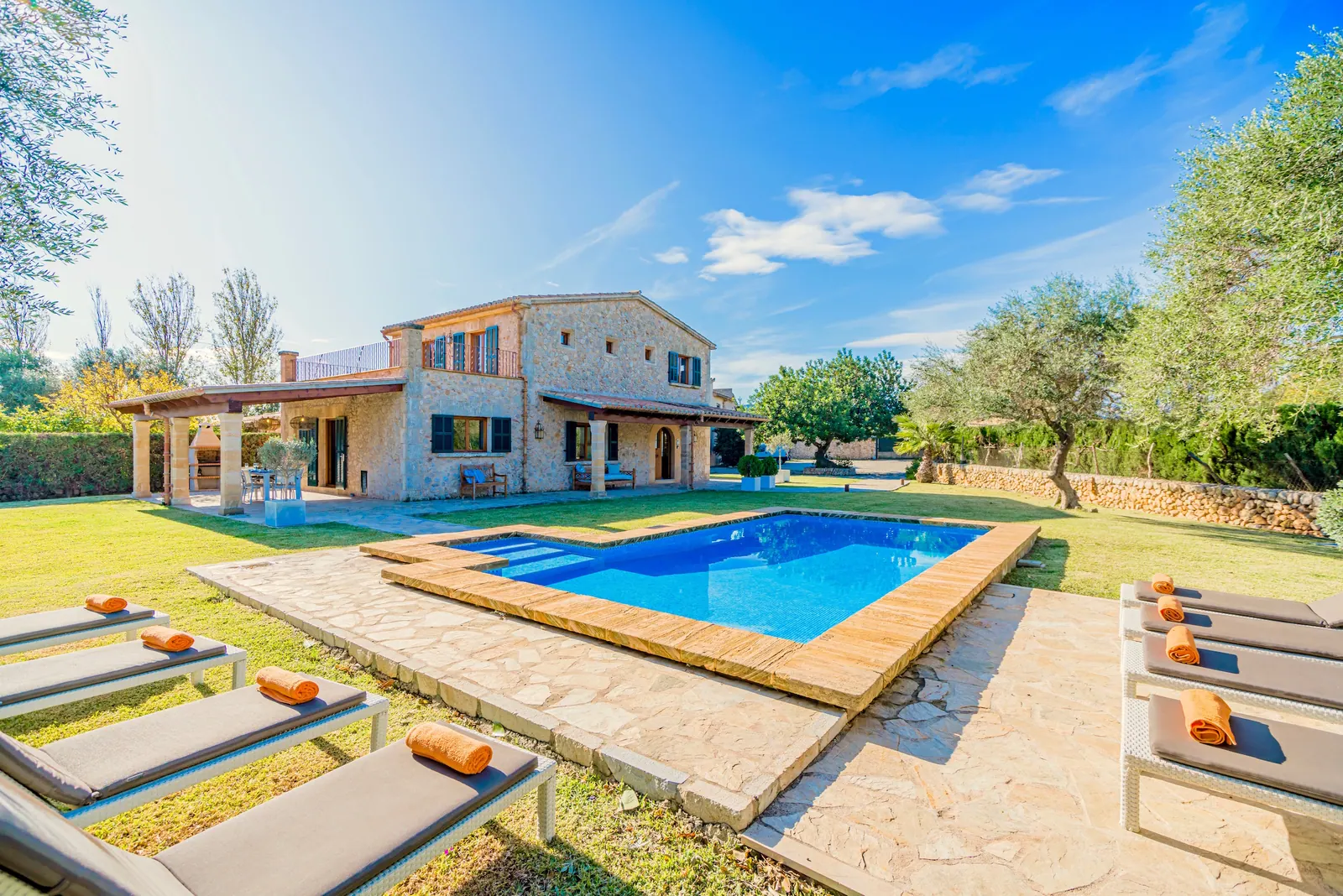 Easyvillasmallorca.com – Foto 1