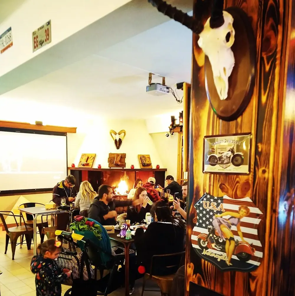 Hollister Bash Saloon – Foto 3