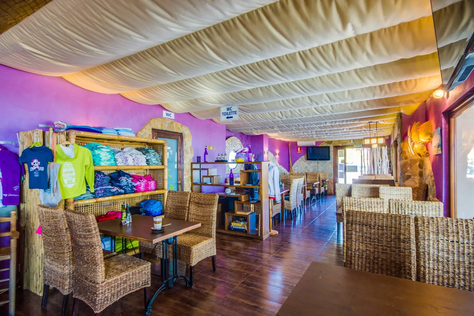 EL SOL BEACH RESTAURANT & SUNSHINE BAR – Foto 5