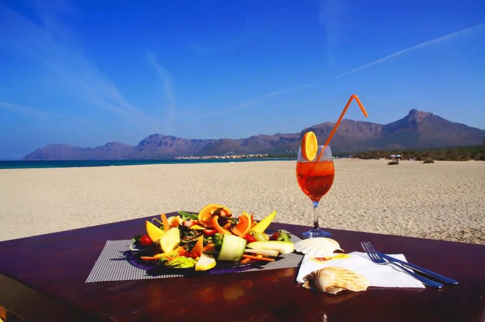 EL SOL BEACH RESTAURANT & SUNSHINE BAR – Foto 1